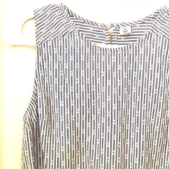 2/$15 Old Navy - Blue & White Striped Tie Front Sleeveless Top Size XS Blouse - Picture 3 of 7